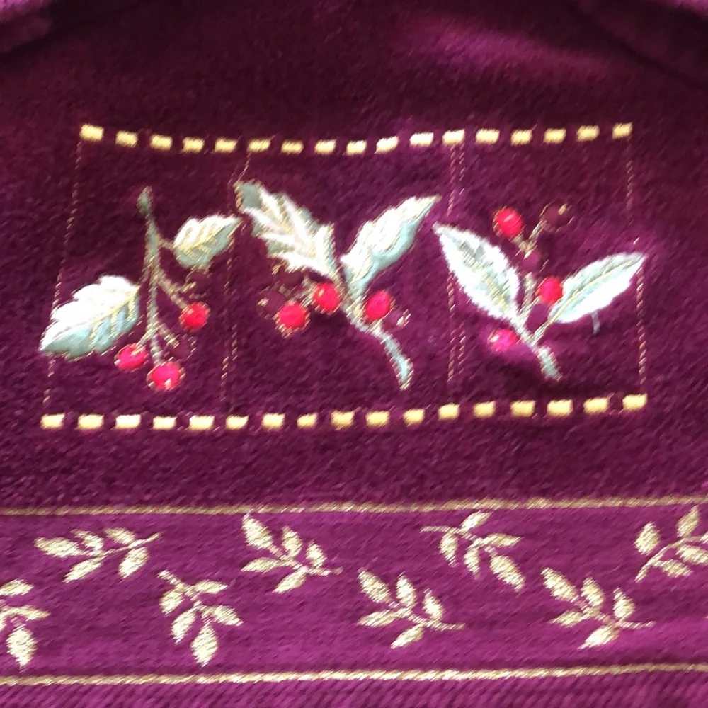 Embroidered Bath Towel Set